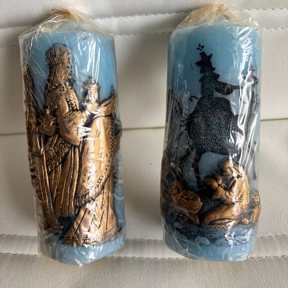 Holiday Elegance Vintage 5.5" Nativity Scene Gold Paint Blue 3D Pillar Candles - Picture 2 of 5
